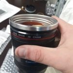 مراجعة صور لكوب القهوة على شكل عدسة الكاميرا