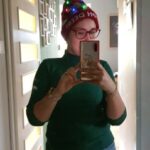 Revisión de fotos de gorro de punto navideño con iluminación LED