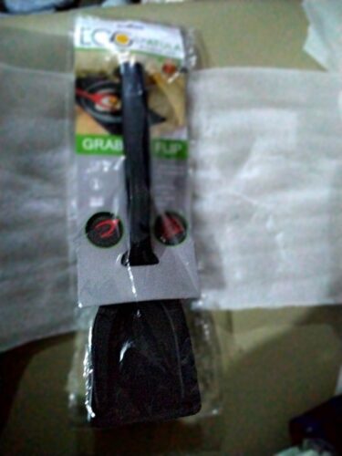 2 in 1 Non-Stick Flip And Grip Spatula photo review